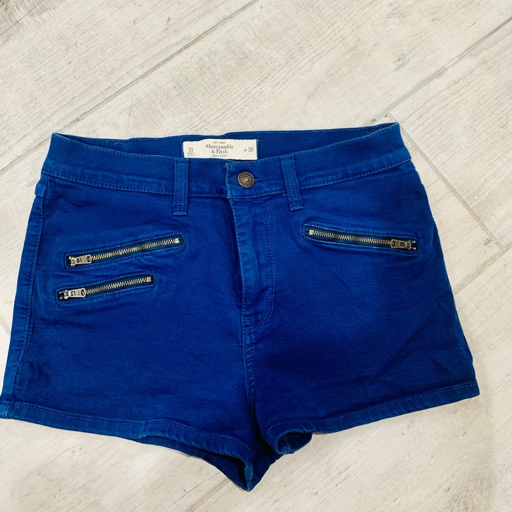 Abercrombie & Fitch bright blue short